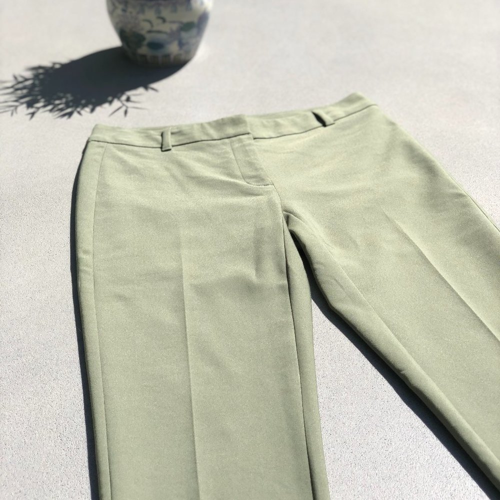 Beautiful Work Slacks! Size 00, White House Black Market, Olive Green!